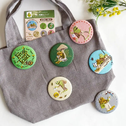 【絵本の缶バッジ】刺繍缶バッジ ver.1/がまくんとかえるくん
